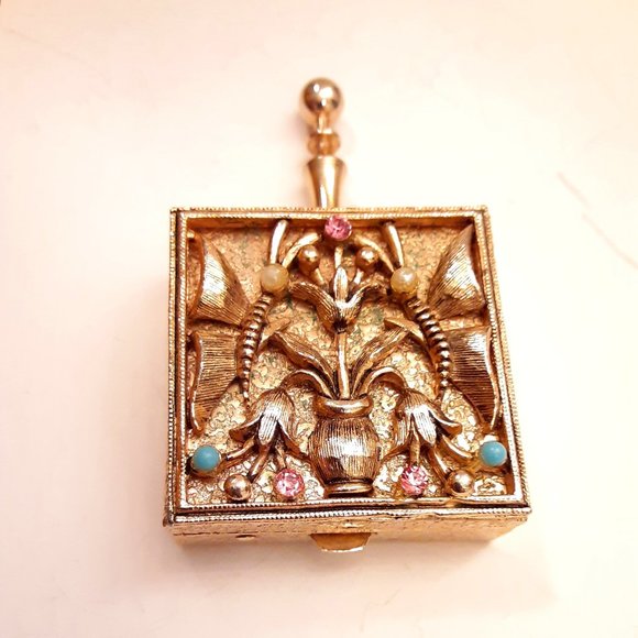 Jewelry - Vintage ladies travel purse ashtray